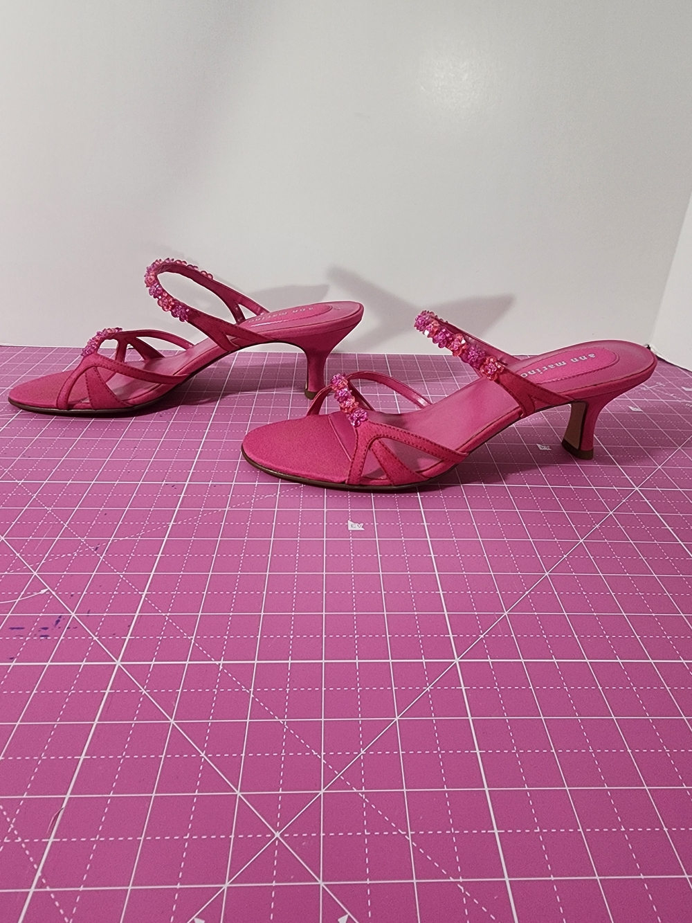 Ann Marino Hot Pink Jeweled Strap Sandals -8 - Picture 2 of 7